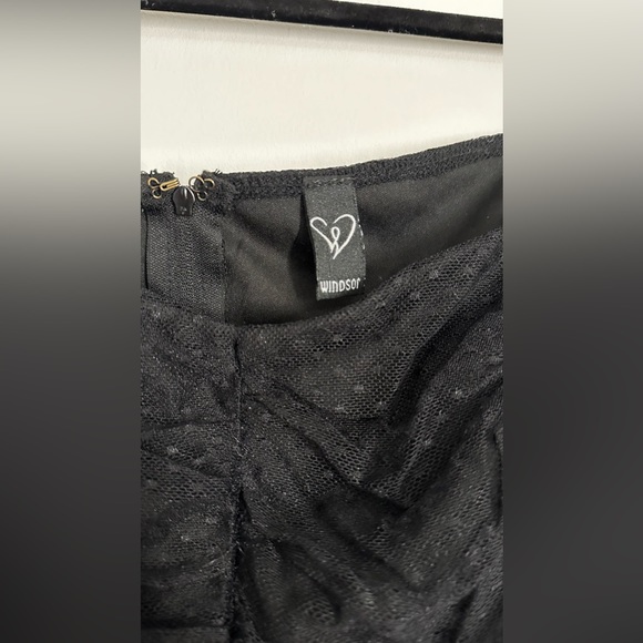 Mesh Polka Dot Crop Top - Picture 7 of 10